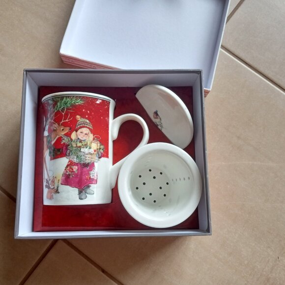 Festive Red Christmas Mug Gift Set - Picture 4 of 11